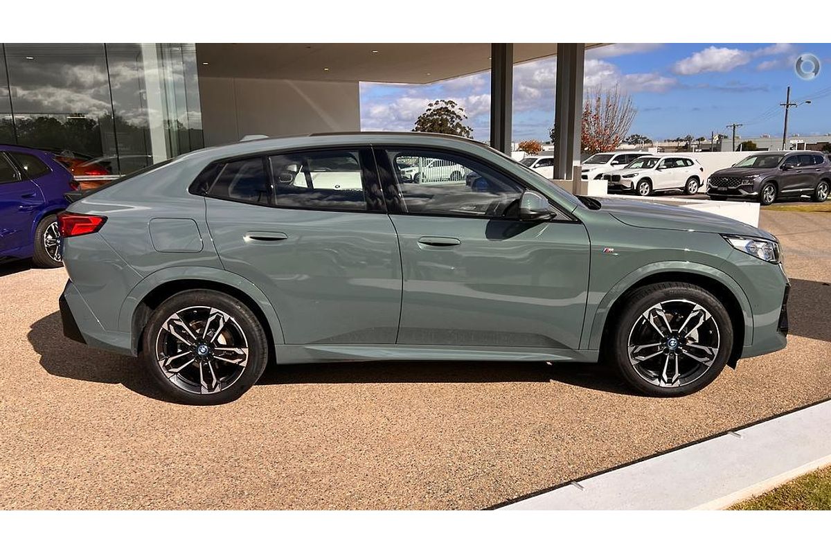 2024 BMW iX2 eDrive20 M Sport U10