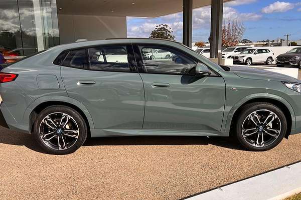 2024 BMW iX2 eDrive20 M Sport U10