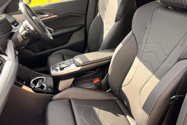 2024 BMW iX2 eDrive20 M Sport U10