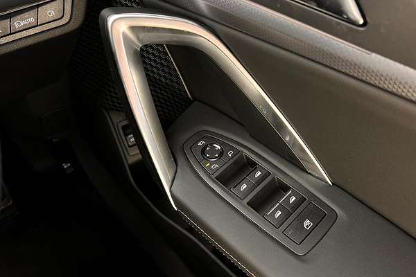 2024 BMW iX2 eDrive20 M Sport U10