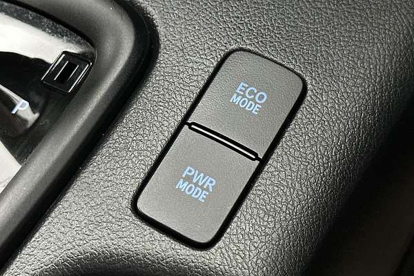 2018 Toyota Hilux SR GUN126R 4X4