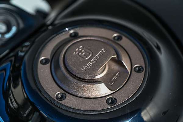 2024 Husqvarna SVARTPILEN