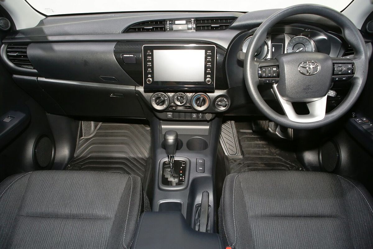 2025 Toyota Hilux SR GUN126R 4X4