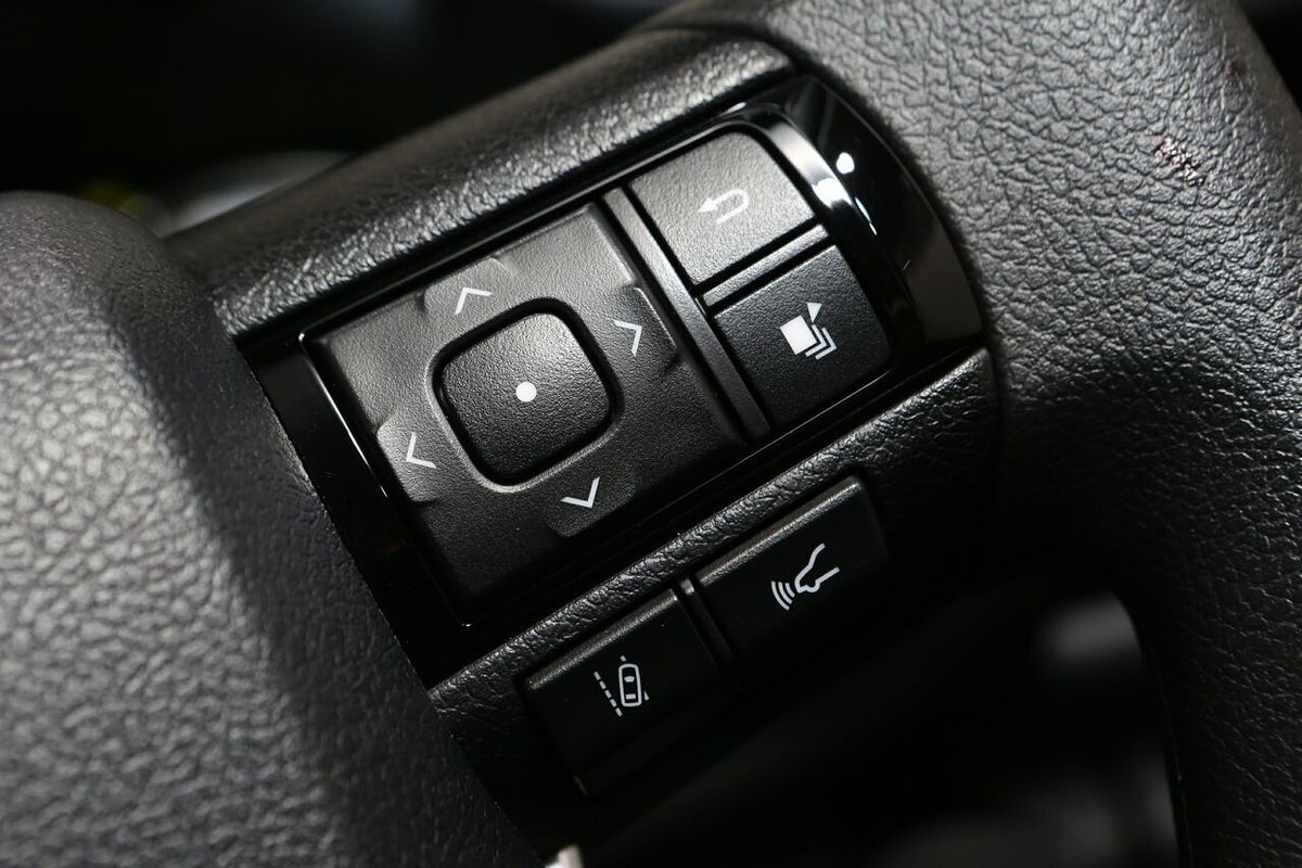 2025 Toyota Hilux SR GUN126R 4X4