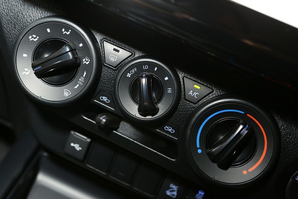 2025 Toyota Hilux SR GUN126R 4X4