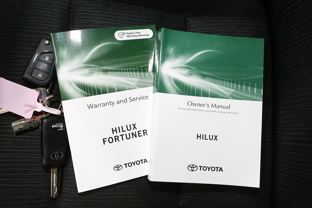 2025 Toyota Hilux SR GUN126R 4X4