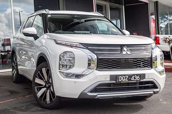2025 Mitsubishi Outlander Exceed ZM