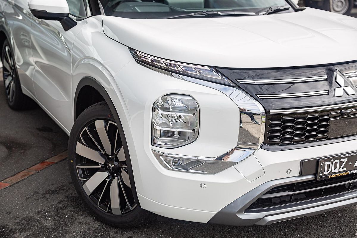 2025 Mitsubishi Outlander Exceed ZM