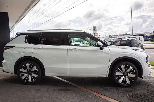 2025 Mitsubishi Outlander Exceed ZM