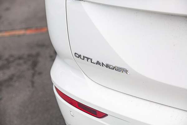 2025 Mitsubishi Outlander Exceed ZM