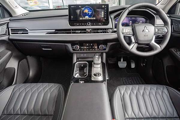 2025 Mitsubishi Outlander Exceed ZM
