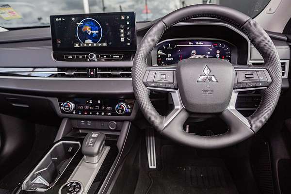 2025 Mitsubishi Outlander Exceed ZM