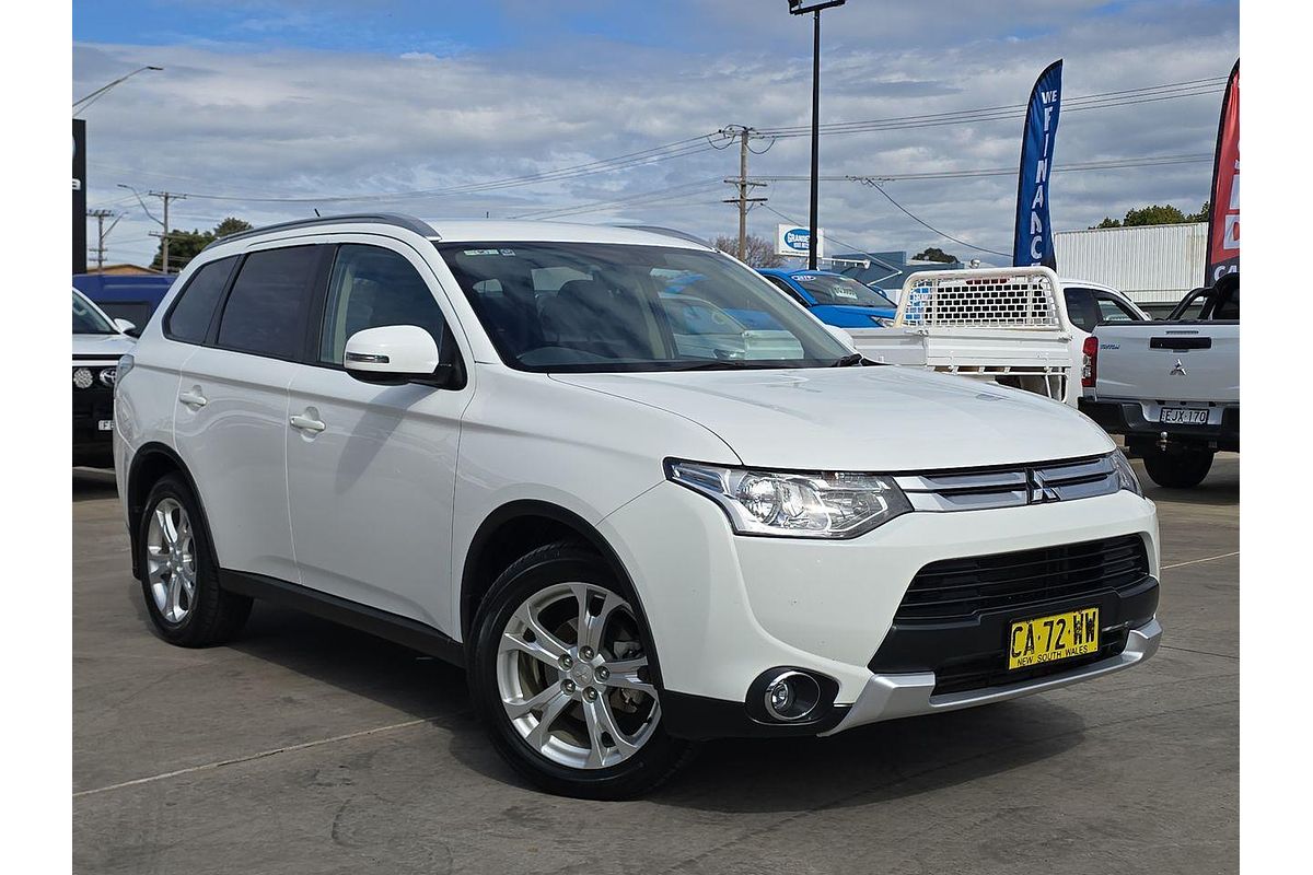 2014 Mitsubishi Outlander LS ZJ