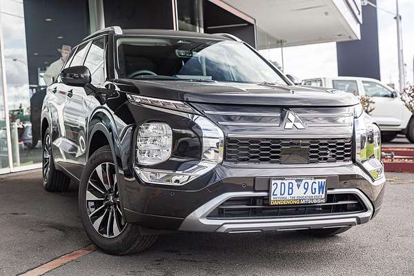 2025 Mitsubishi Outlander LS ZM