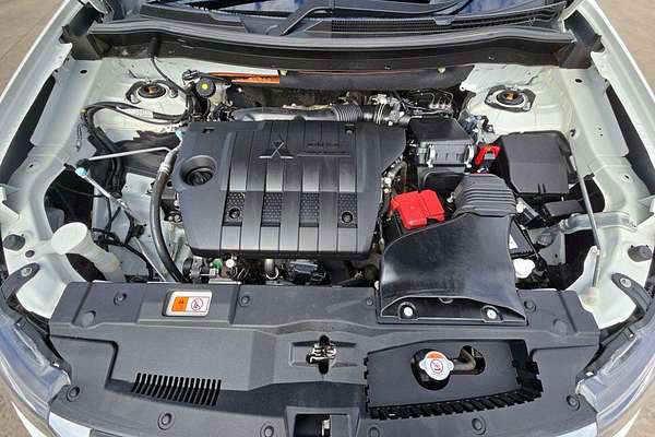 2014 Mitsubishi Outlander LS ZJ