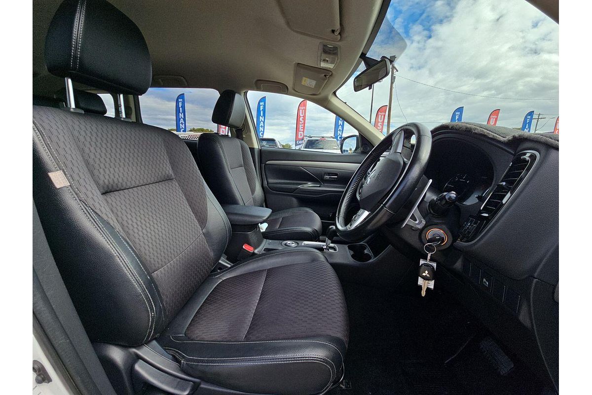 2014 Mitsubishi Outlander LS ZJ
