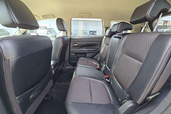 2014 Mitsubishi Outlander LS ZJ