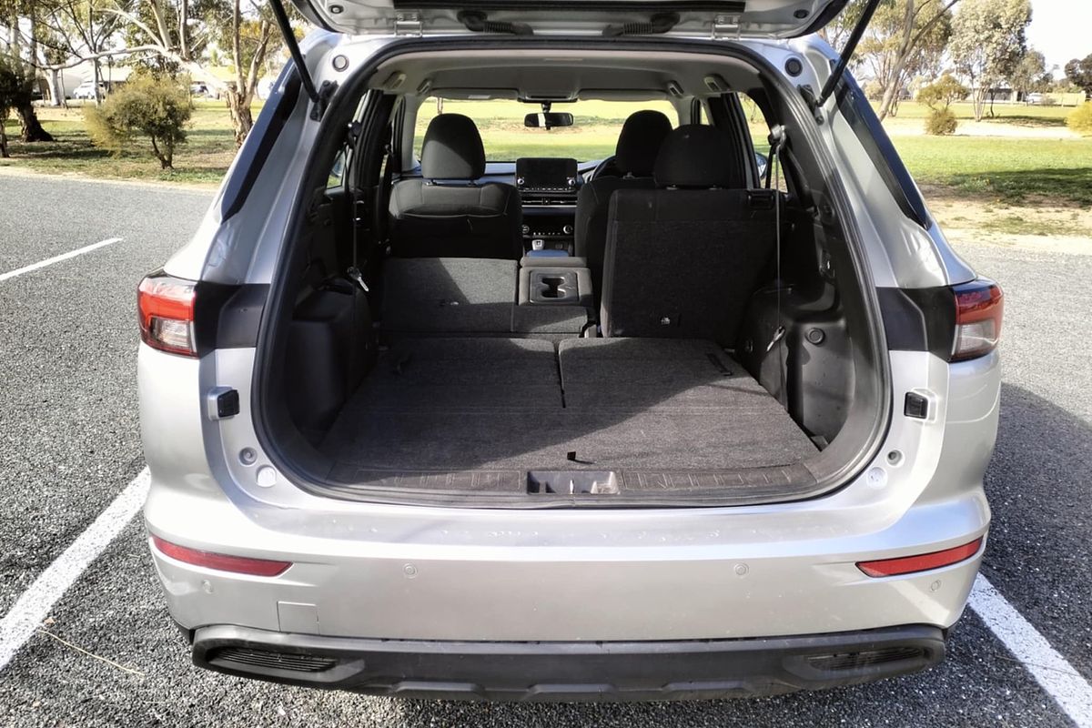 2022 Mitsubishi Outlander ES ZM