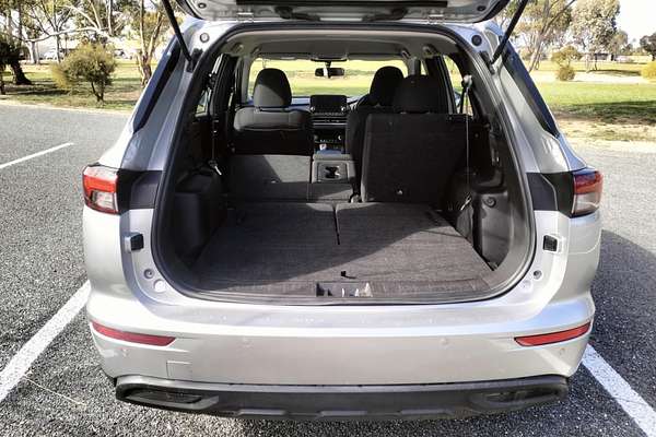 2022 Mitsubishi Outlander ES ZM