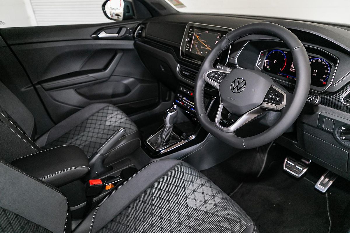2025 Volkswagen T-Cross 85TSI R-Line D31