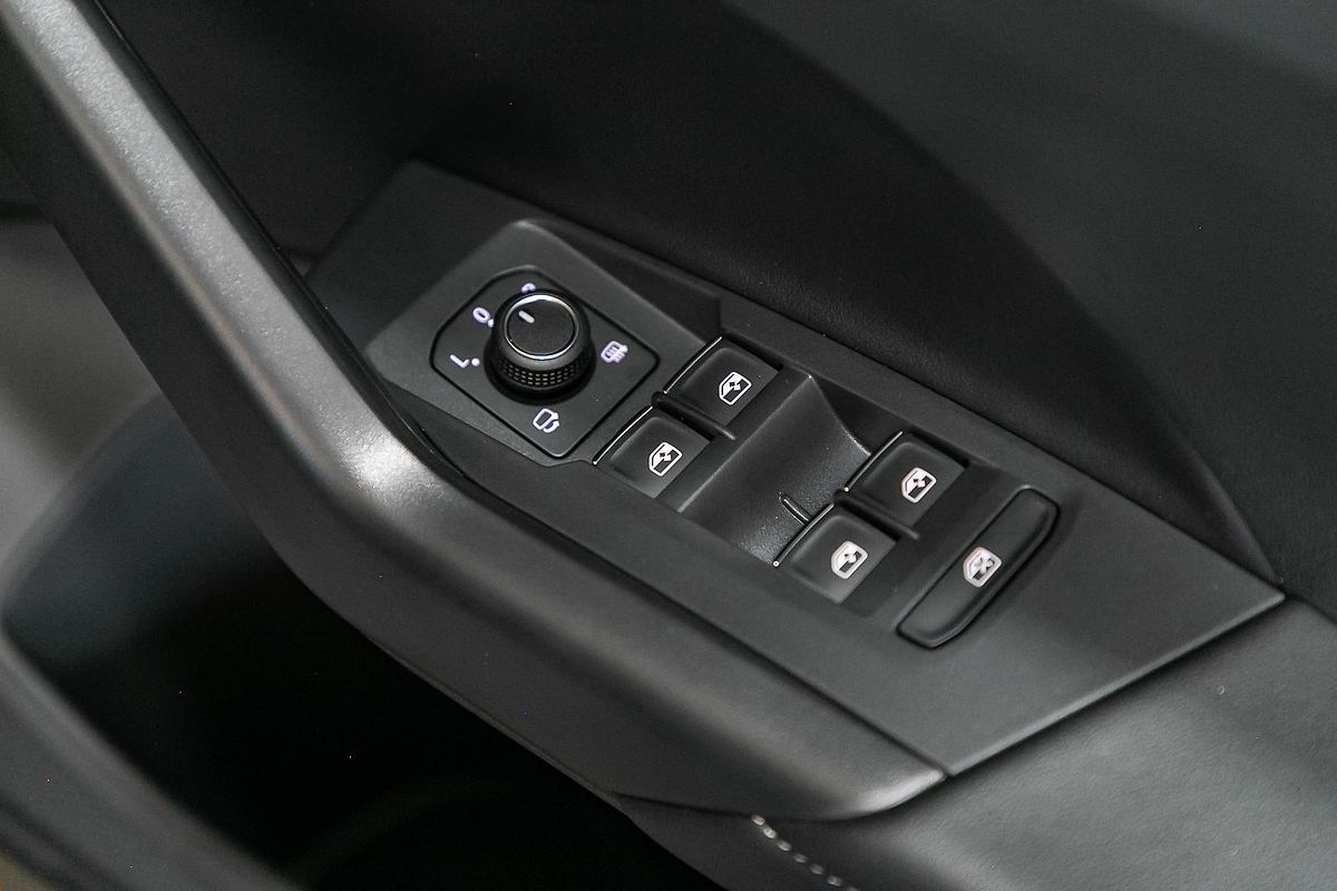 2025 Volkswagen T-Cross 85TSI R-Line D31