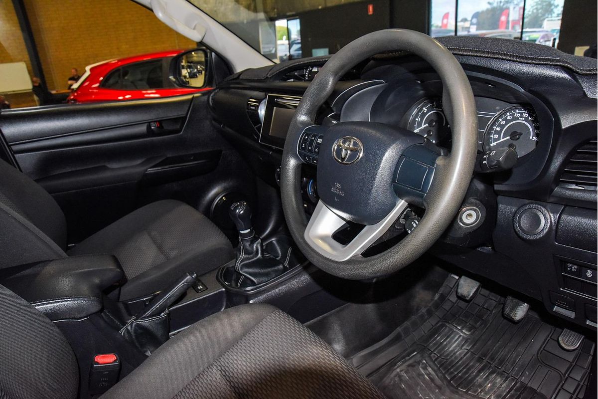 2018 Toyota Hilux Workmate GUN125R 4X4