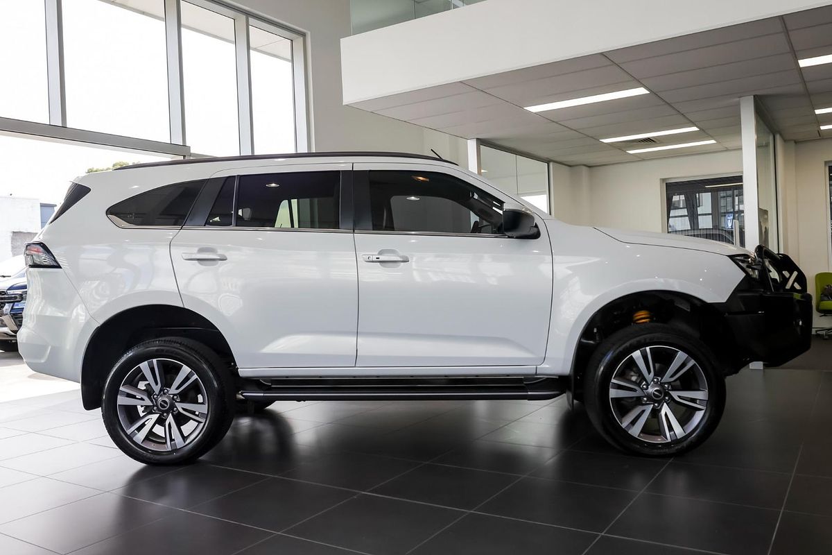 2023 Isuzu MU-X LS-T