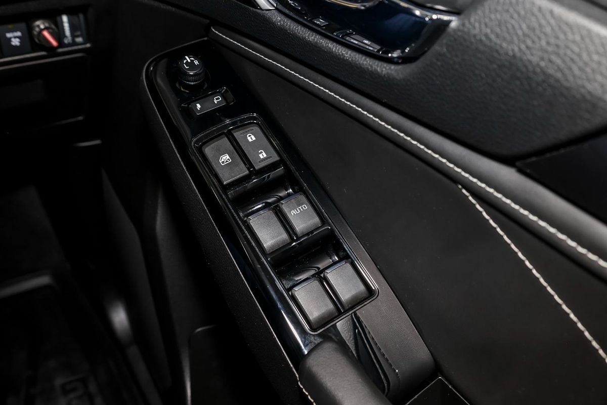 2023 Isuzu MU-X LS-T