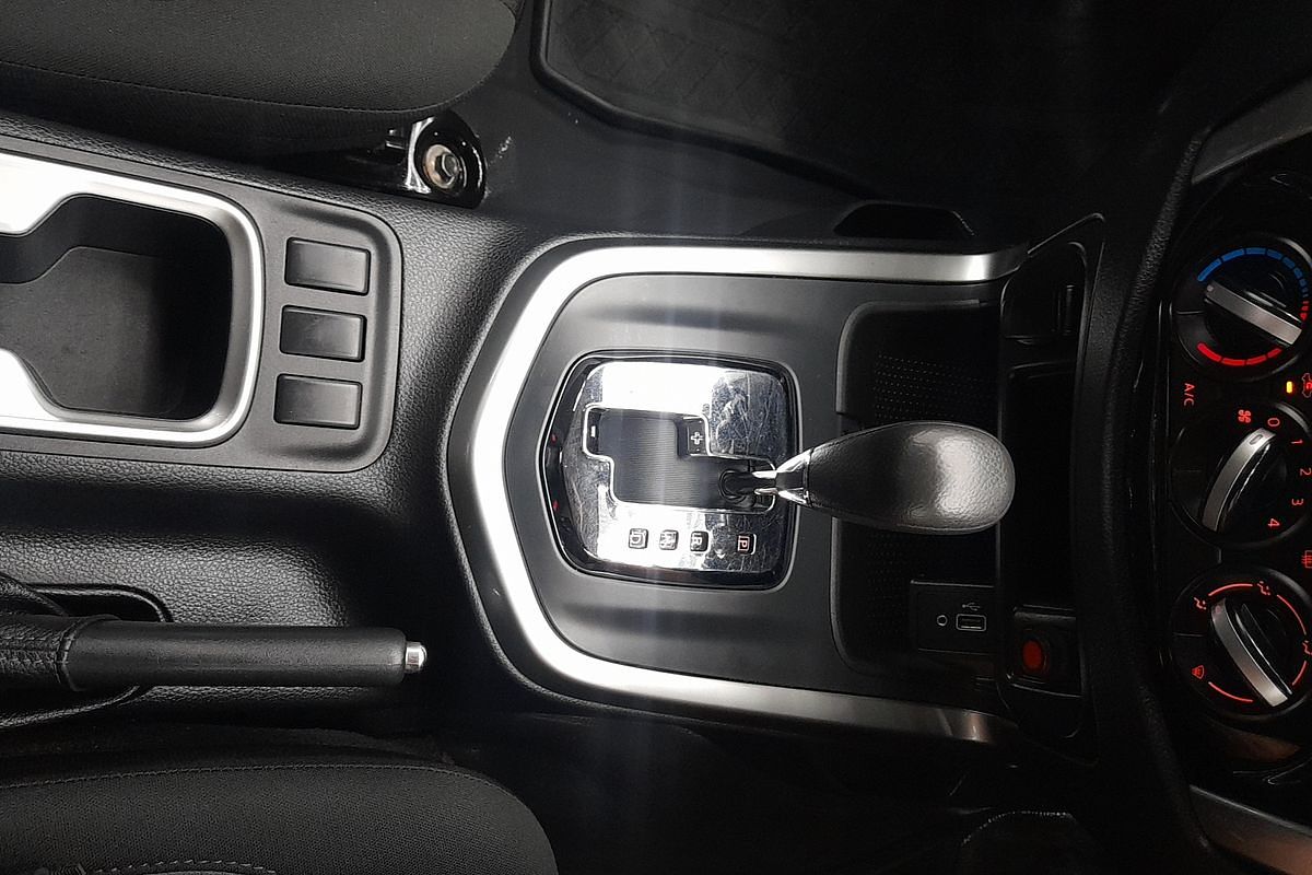 2021 Nissan Navara SL D23 Rear Wheel Drive