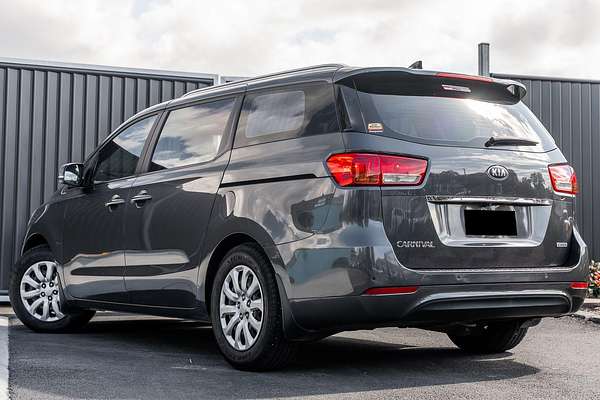 2017 Kia Carnival S YP