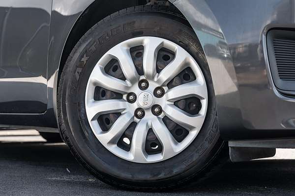 2017 Kia Carnival S YP