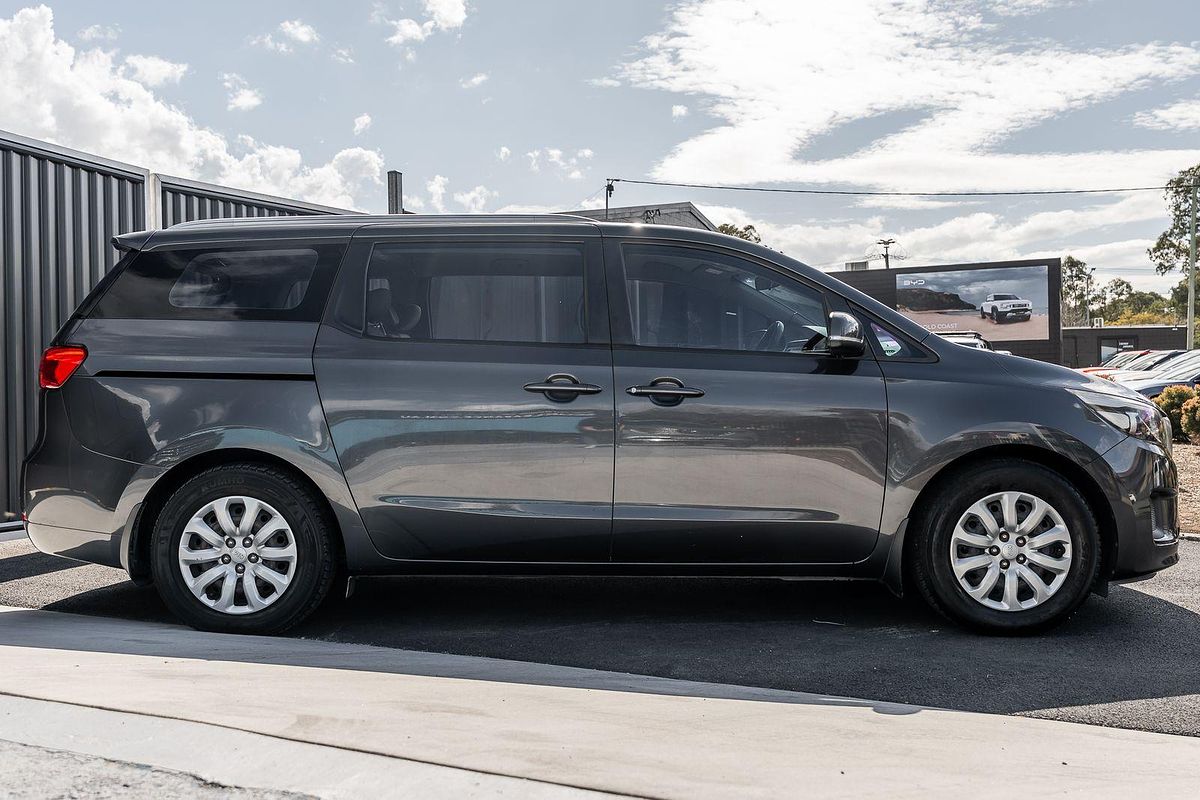 2017 Kia Carnival S YP