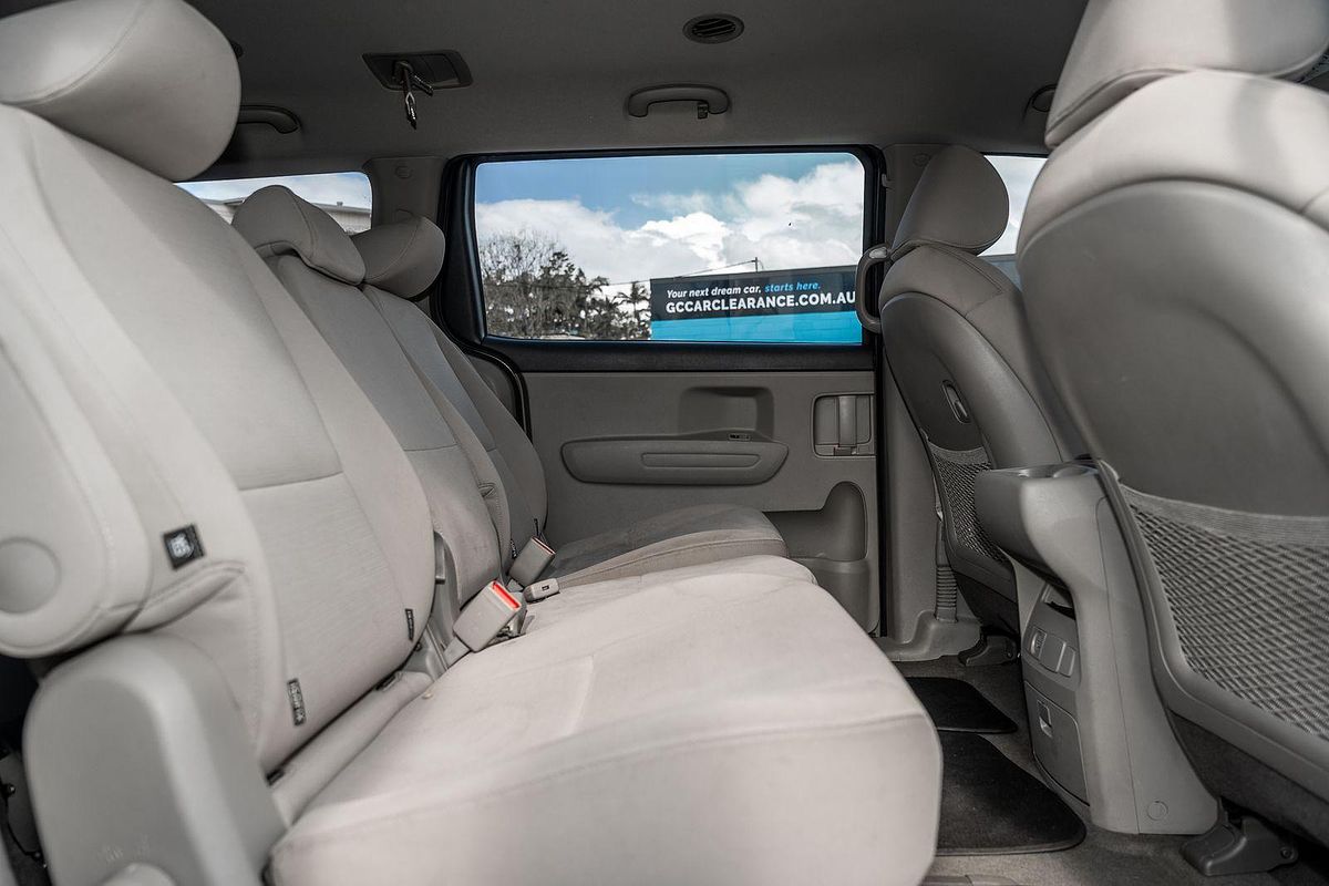 2017 Kia Carnival S YP