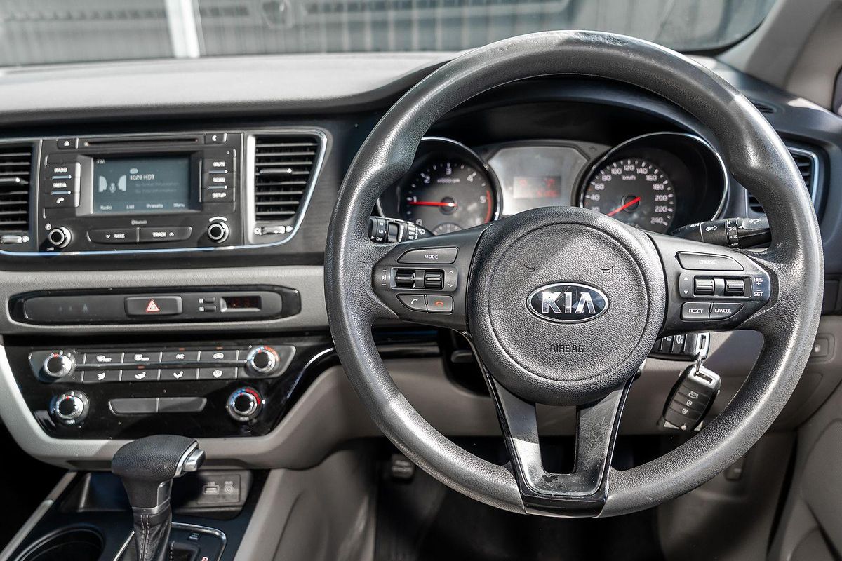 2017 Kia Carnival S YP