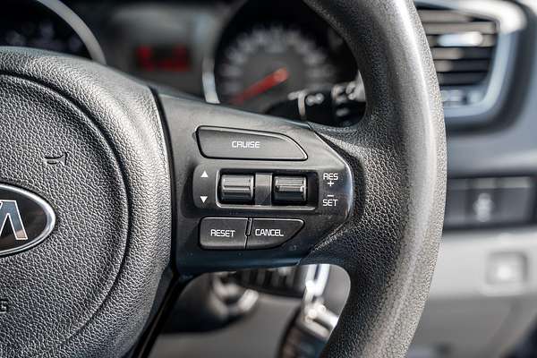 2017 Kia Carnival S YP