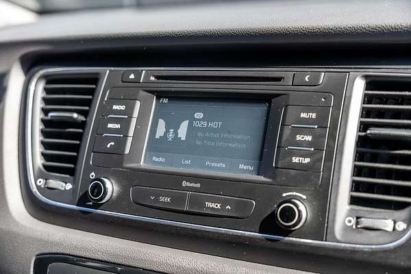 2017 Kia Carnival S YP