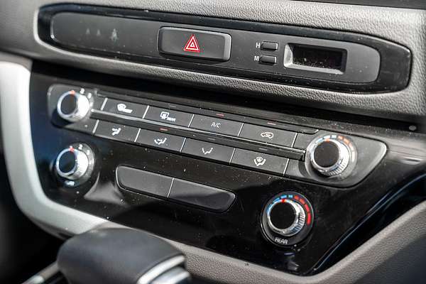 2017 Kia Carnival S YP