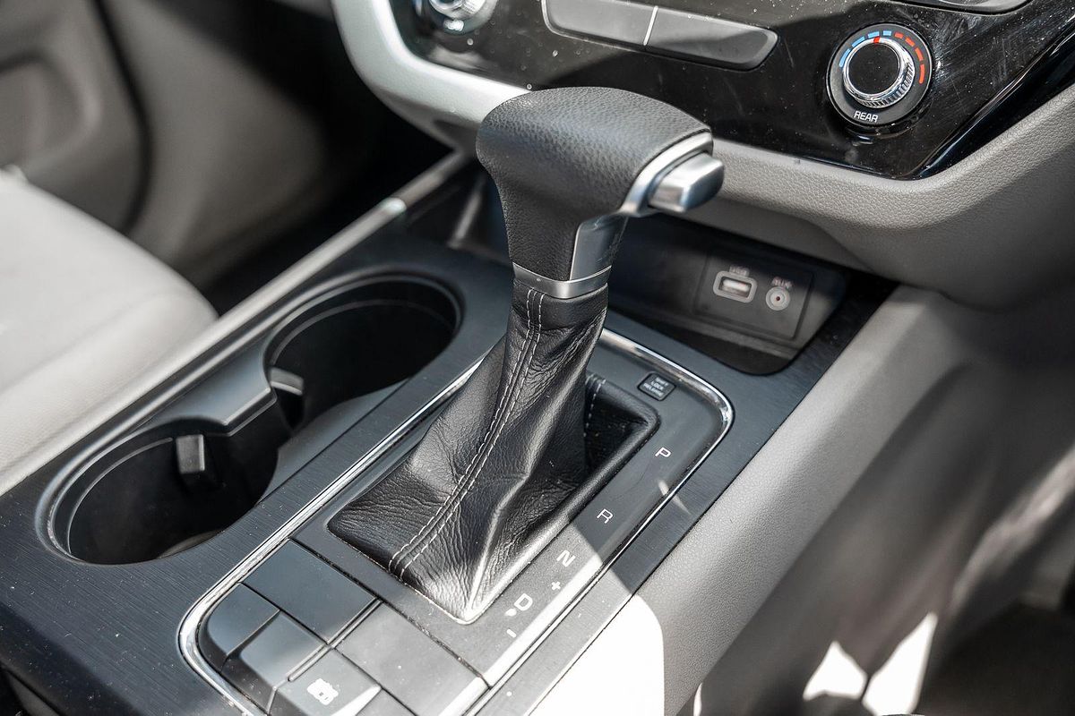 2017 Kia Carnival S YP