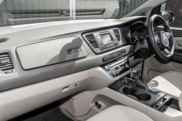 2017 Kia Carnival S YP