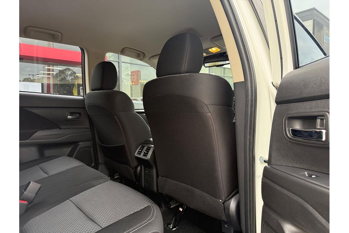 2018 Mitsubishi Outlander ES ADAS ZL