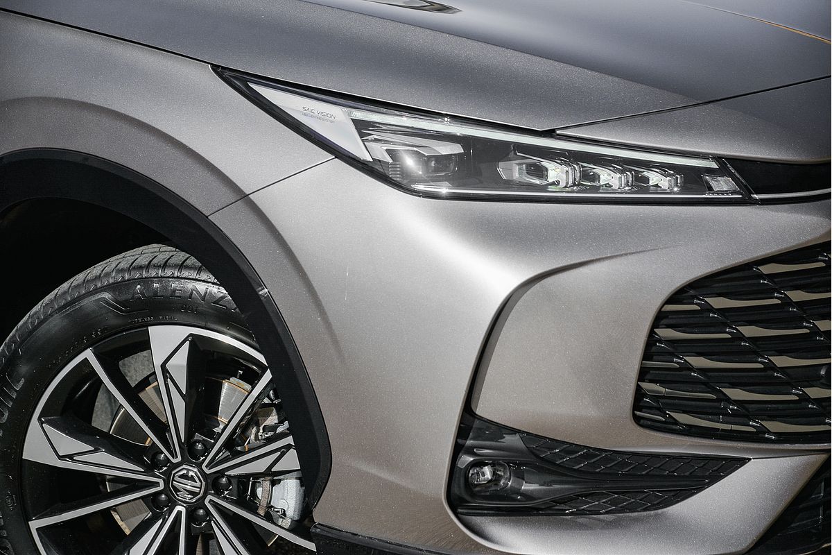 2025 MG HS Excite AS33