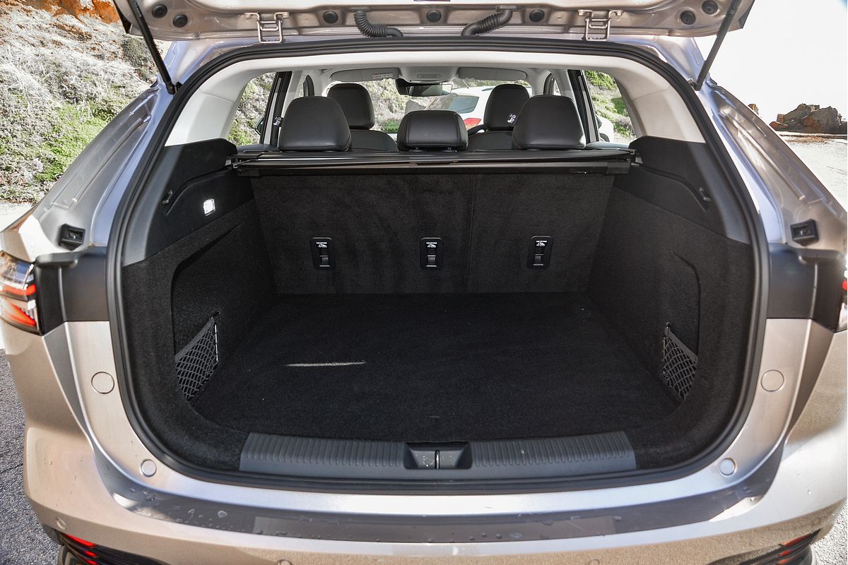 2025 MG HS Excite AS33