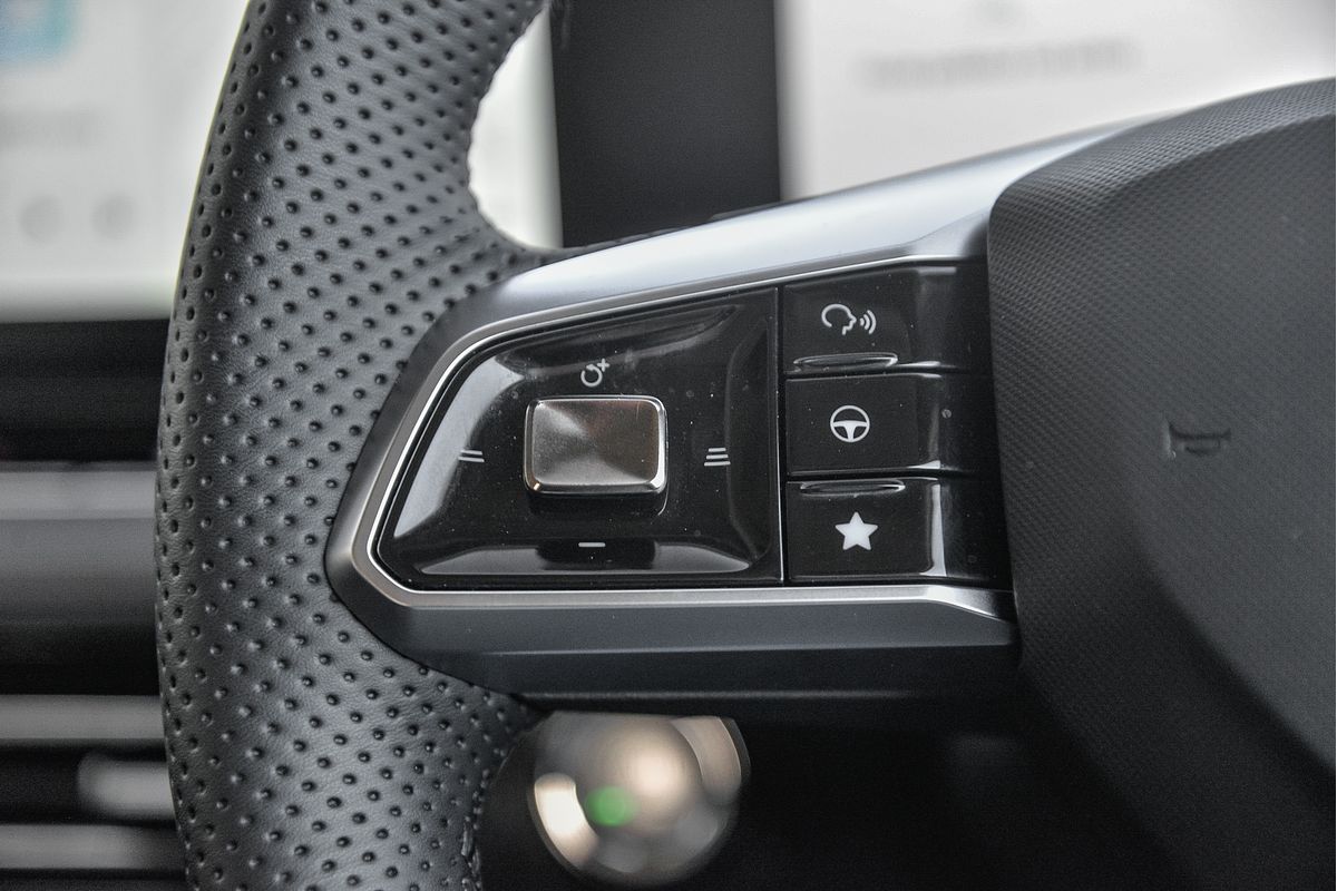 2025 MG HS Excite AS33