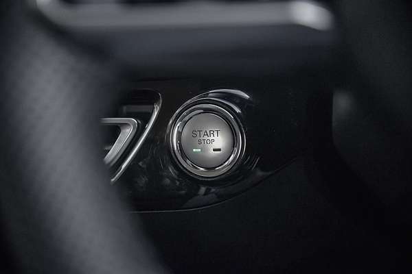 2025 MG HS Excite AS33