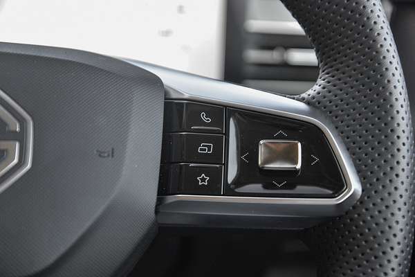 2025 MG HS Excite AS33