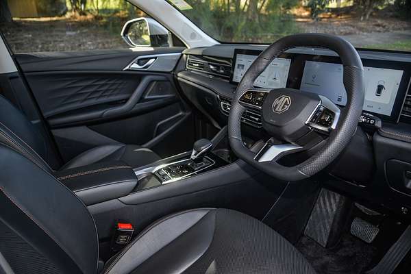 2025 MG HS Excite AS33