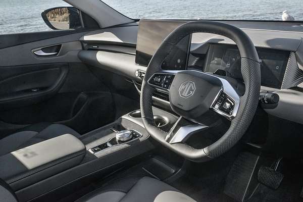 2025 MG MGS5 EV Essence 49 ZS3EM