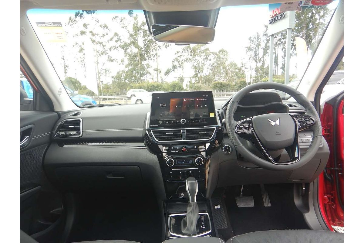 2025 Mahindra XUV3XO AX7L