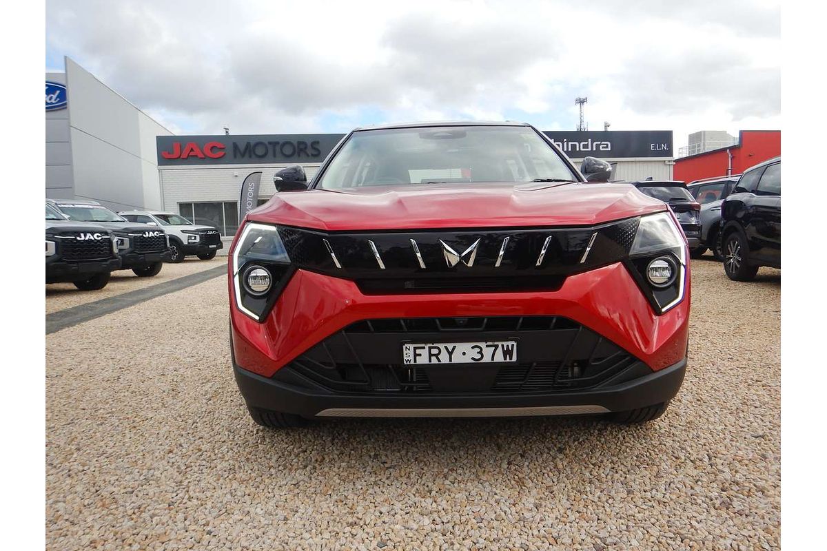 2025 Mahindra XUV3XO AX7L