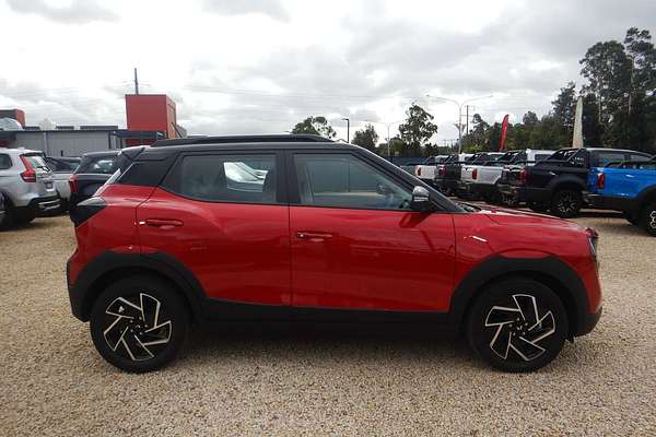 2025 Mahindra XUV3XO AX7L